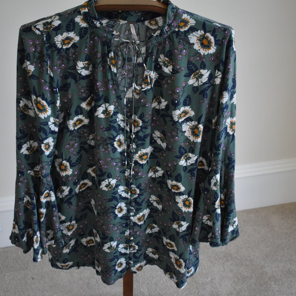 FREE PEOPLE 'magic Mystery' Tunic Top In Green